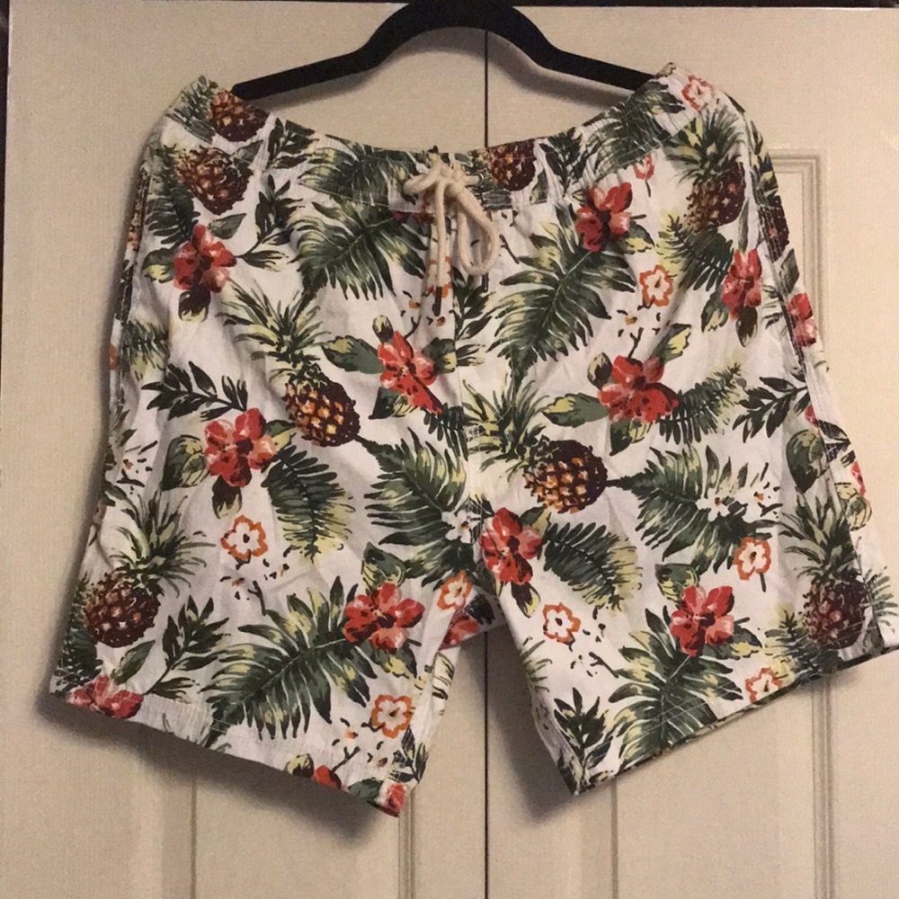 7 Diamonds from Nordstrom swim trunks Medium NWT!